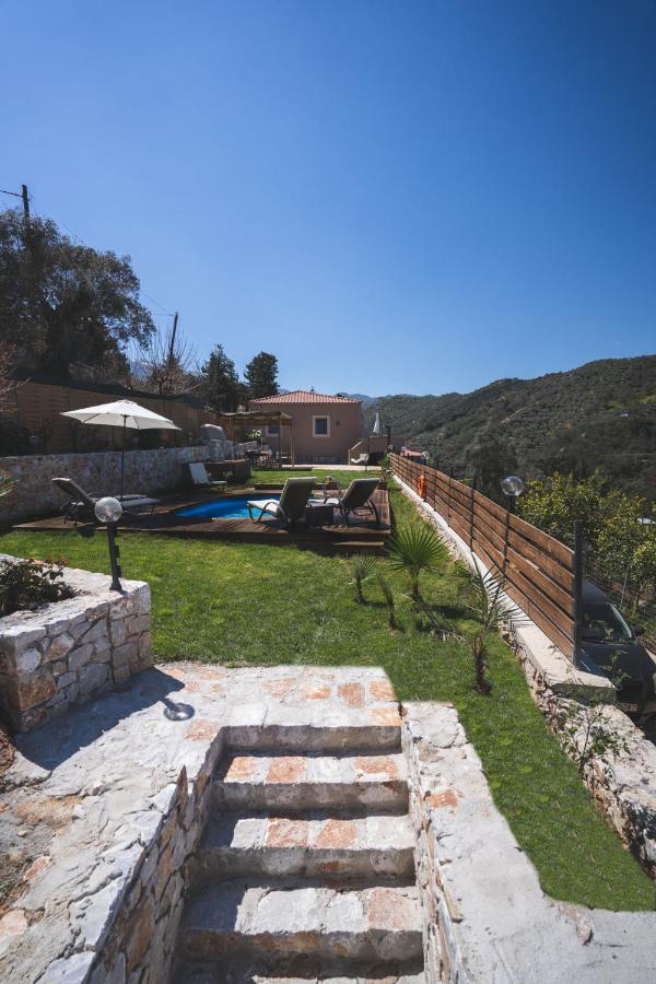 Ampelos Cretan Villa - Private Pool & Heated Ozone Jacuzzi Yerolakkos Bagian luar foto